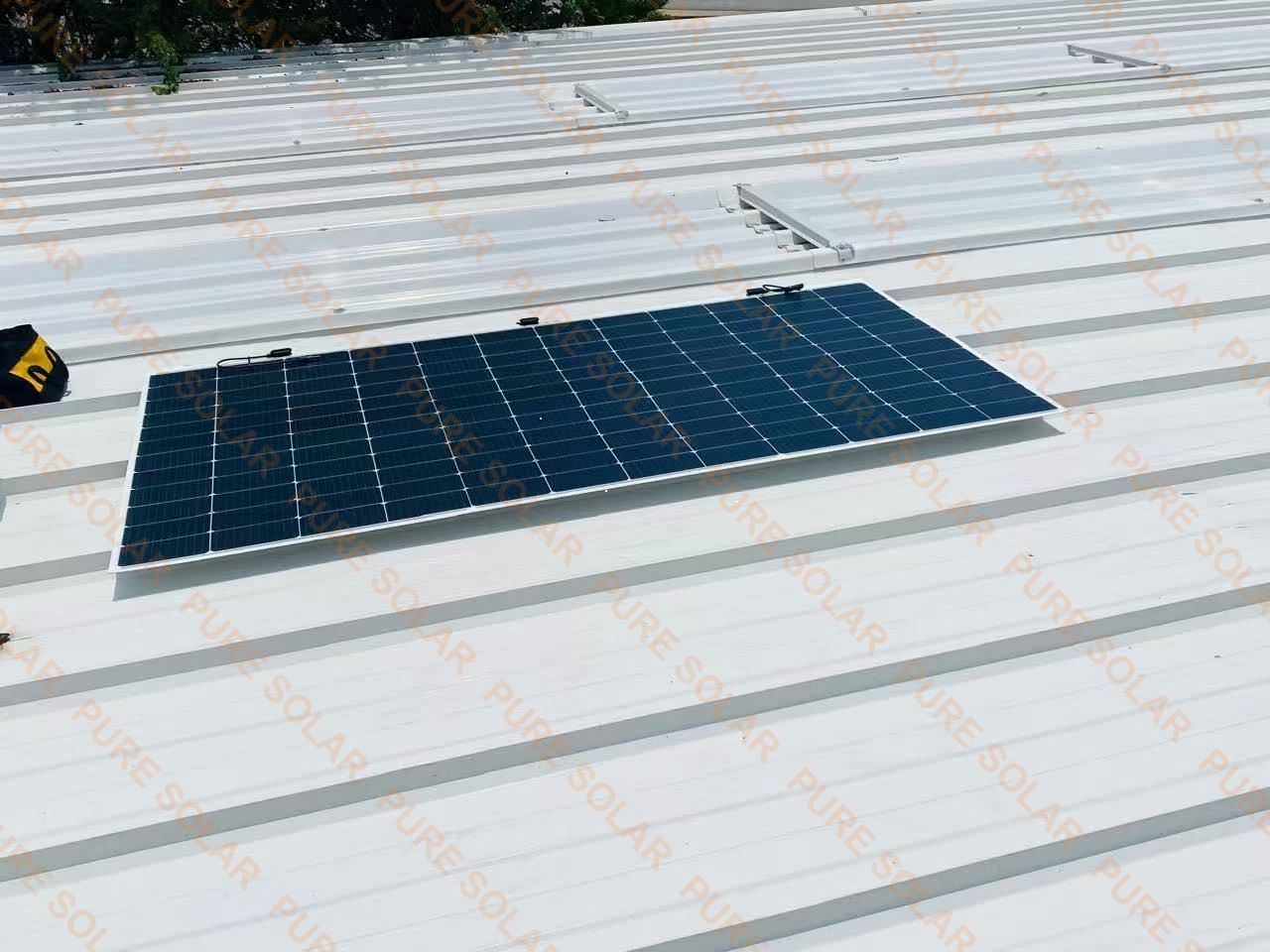 Flexible Solamodule  200 kW-Projekt der Würth-Gruppe Flexible Solamodule  200 kW-Projekt der Würth-Gruppe